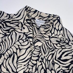 Stuart Randolph Women's Size 12 Short Sleeve Button Up Shirt Abstract Print